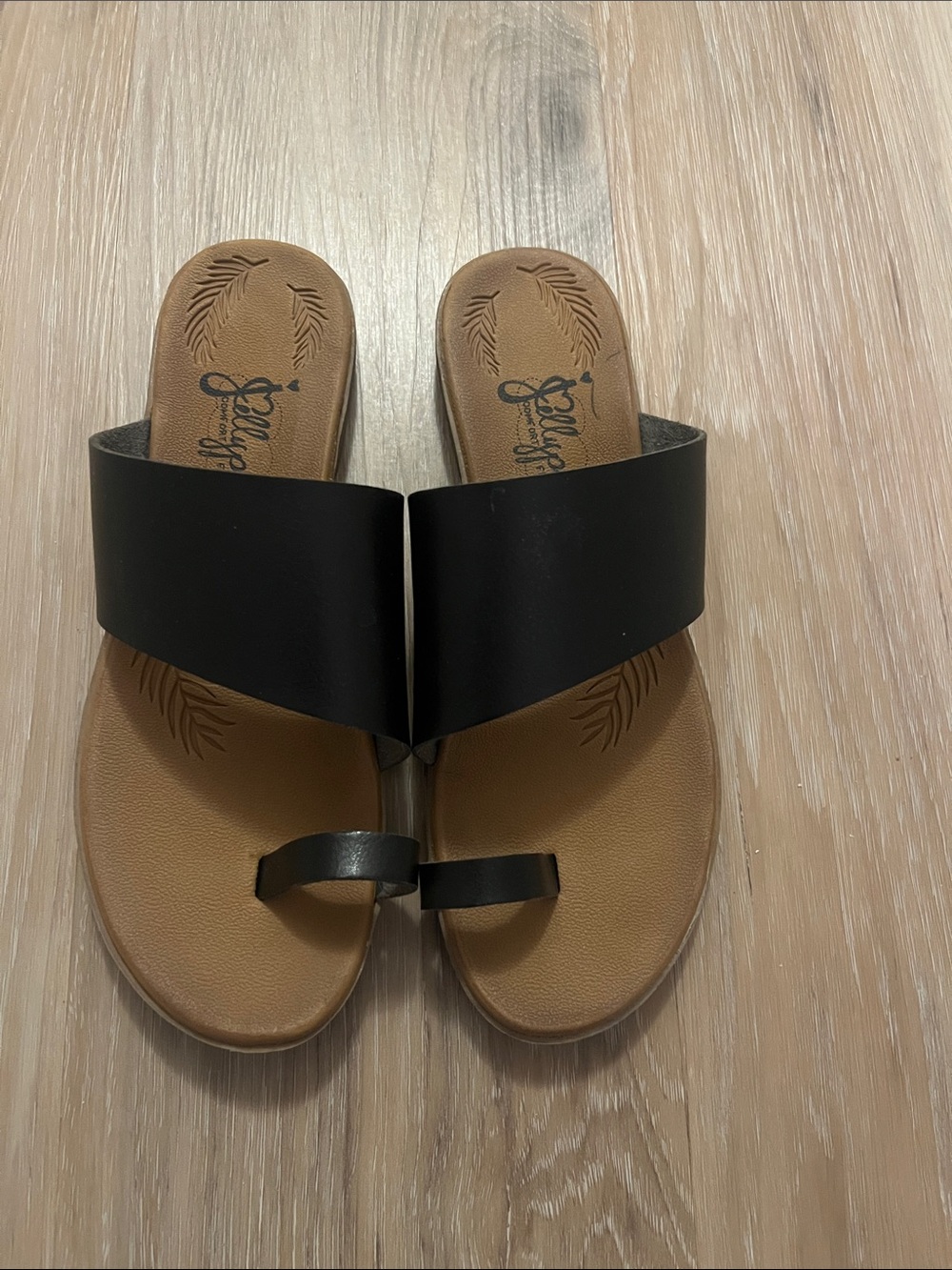 Jellypop Black Wide-Band Toe-Ring Slide Sandals with Tan Footbed